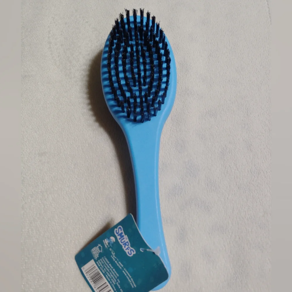 Smurfs-themed pet grooming and accessories.